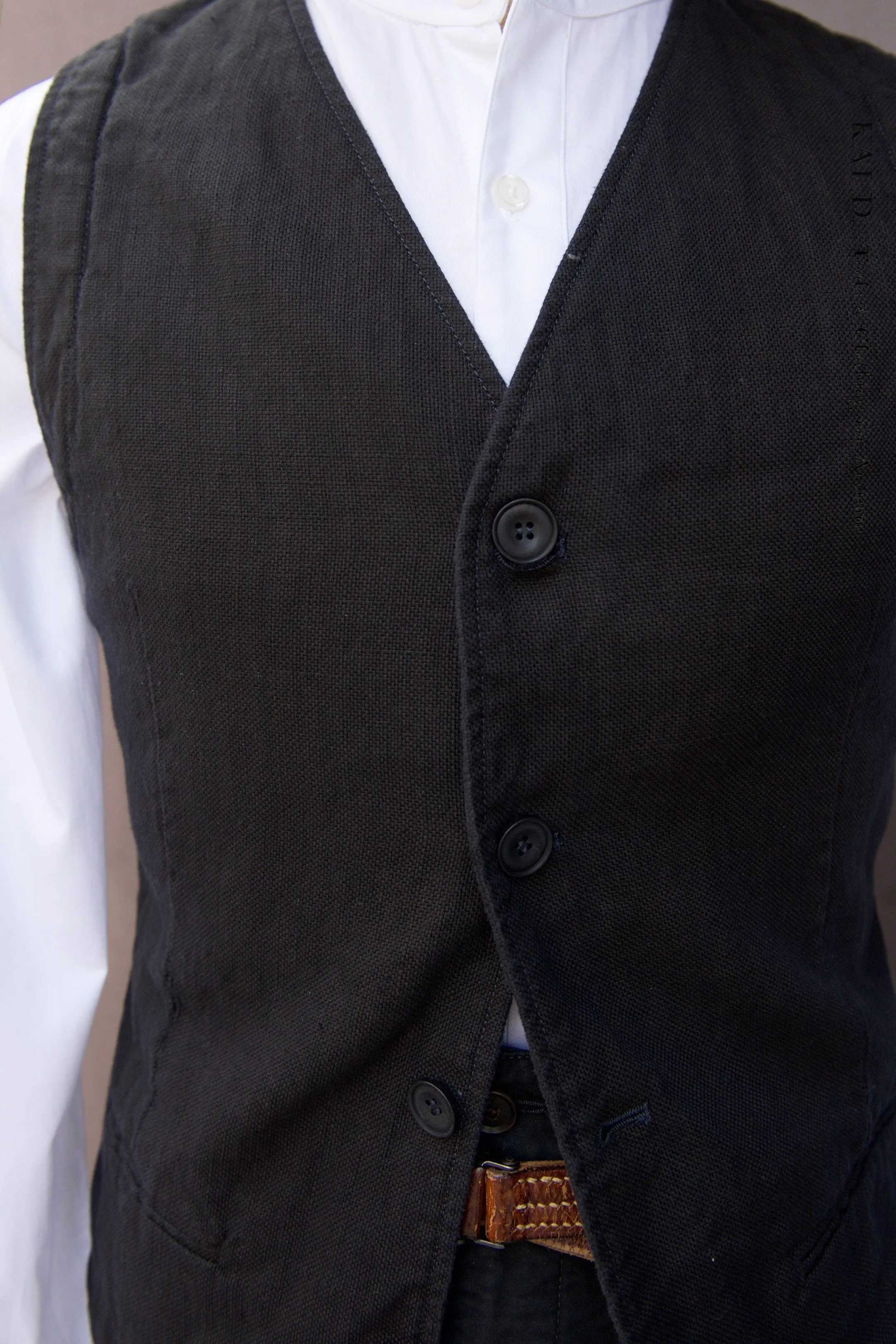 Over dyed hopsack Cotton Vest - Vintage Black - M